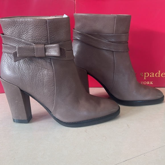 Kate Spade Mannie Bow Leather Ankle Boots - Picture 4 of 7